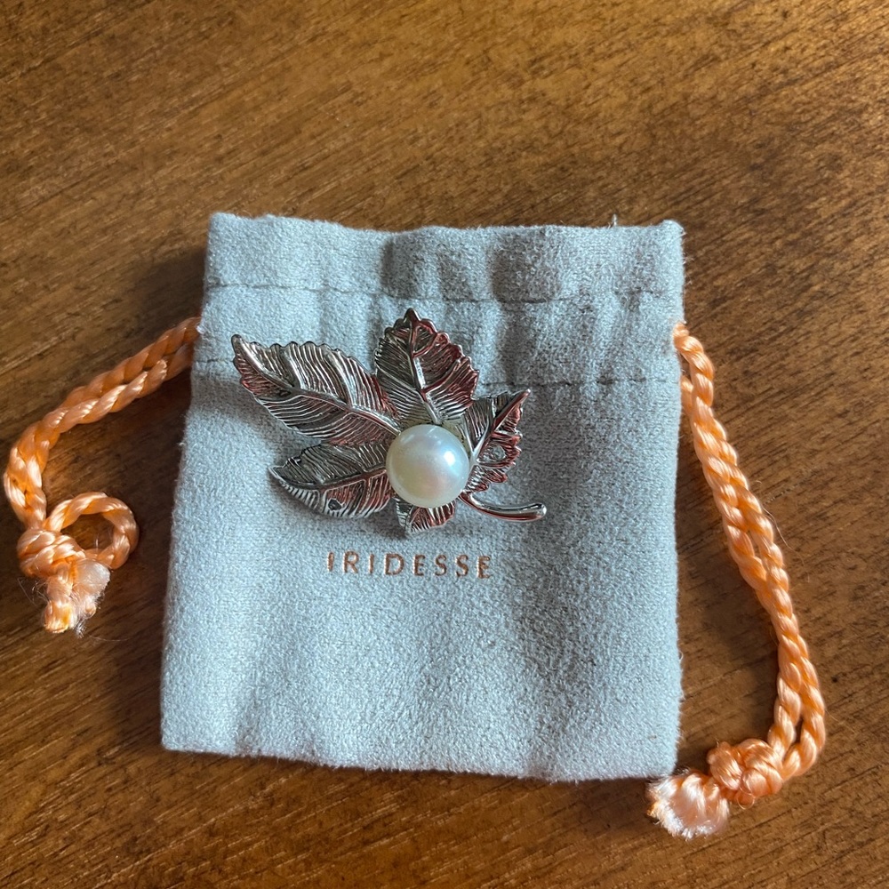 Authentic Tiffany’s & Co Iridesse sterling silver and pearl brooch